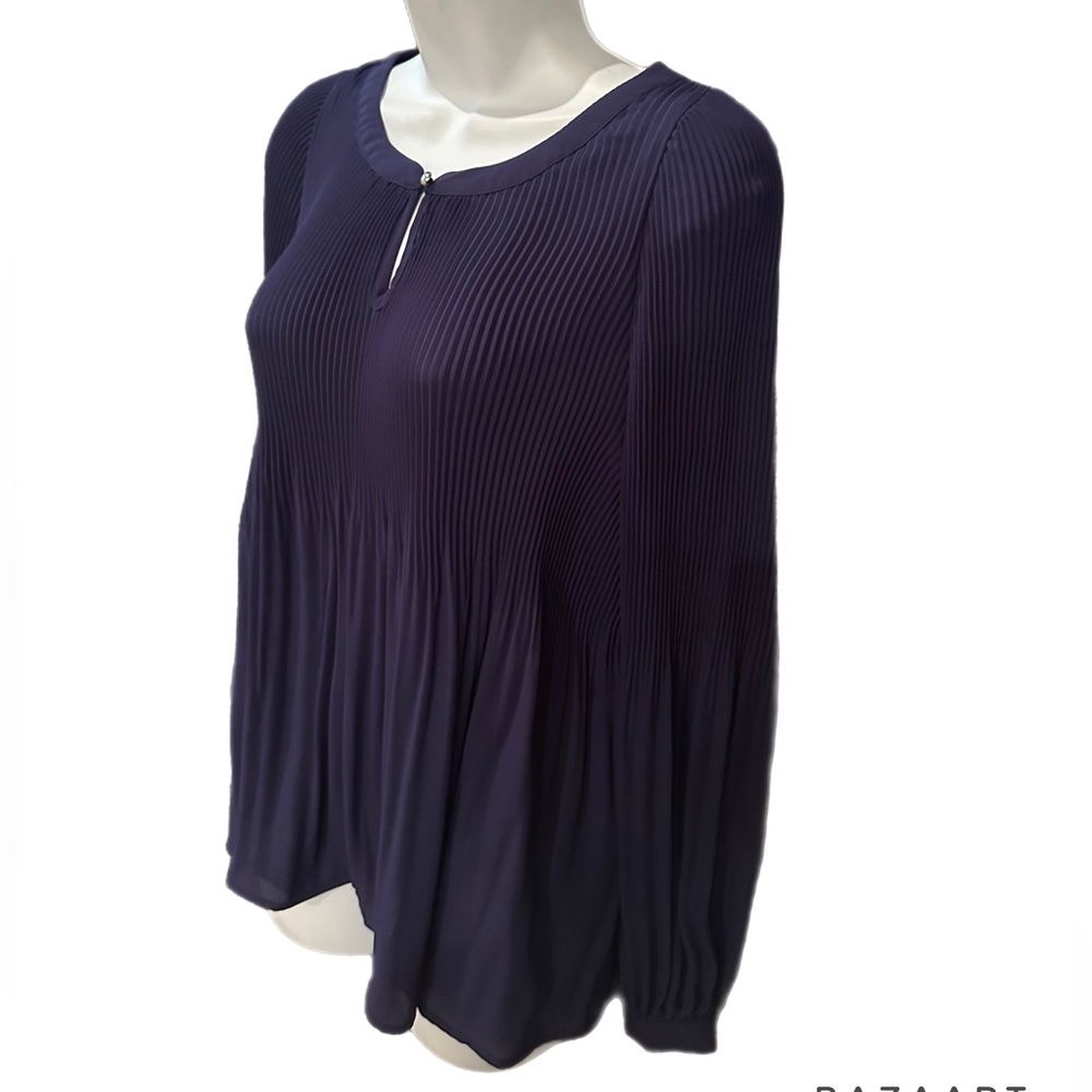 Apt 9 top‎